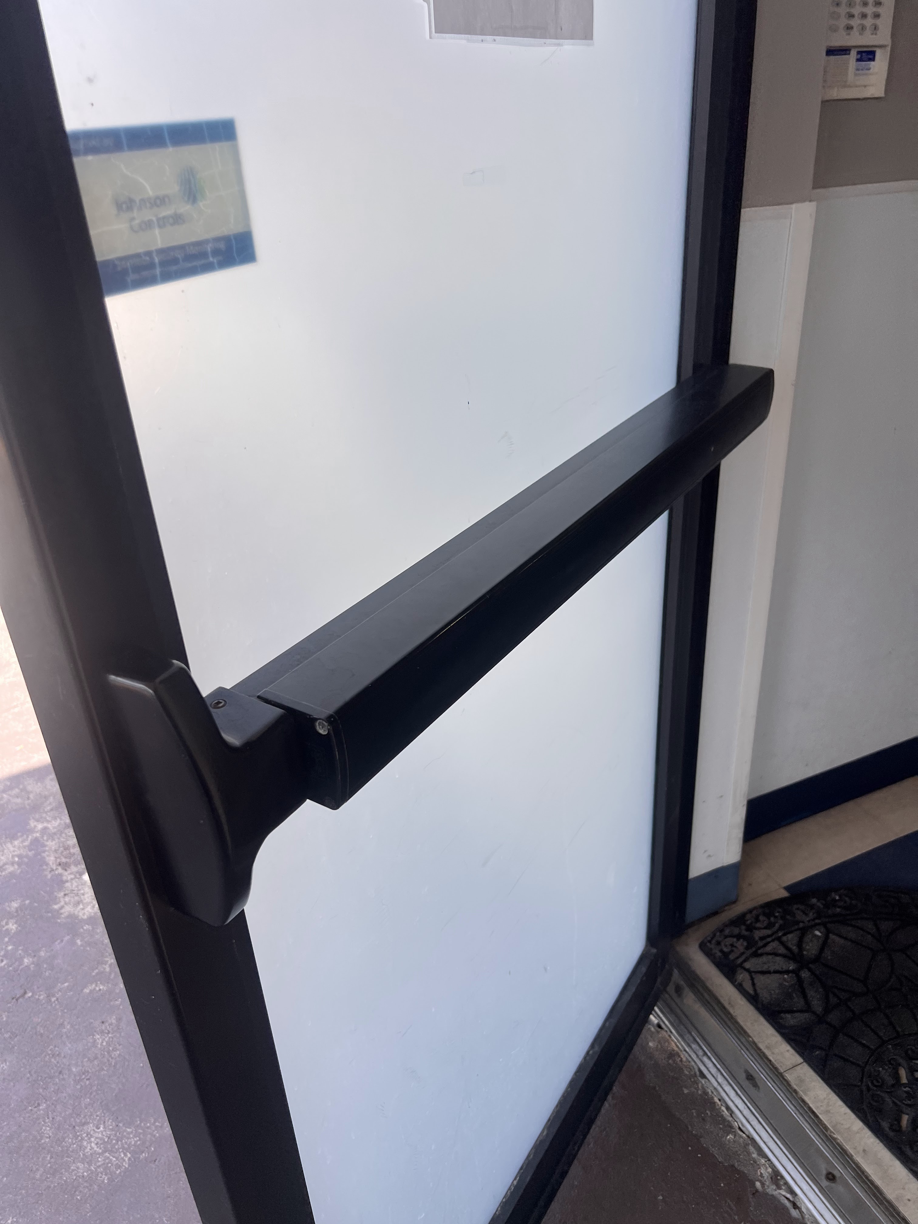 Commercial door closer installation - Restaurant Locksmith Service - Premier Locksmith Delray Beach